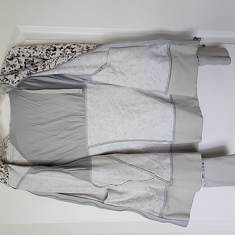 Lululemon Hoodie - After Asana - Picture 7 of 11